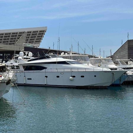 Yacht 20Metros Hotell Sant Adria de Besos Eksteriør bilde