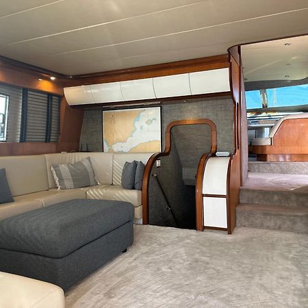 Yacht 20Metros Hotell Sant Adria de Besos Eksteriør bilde