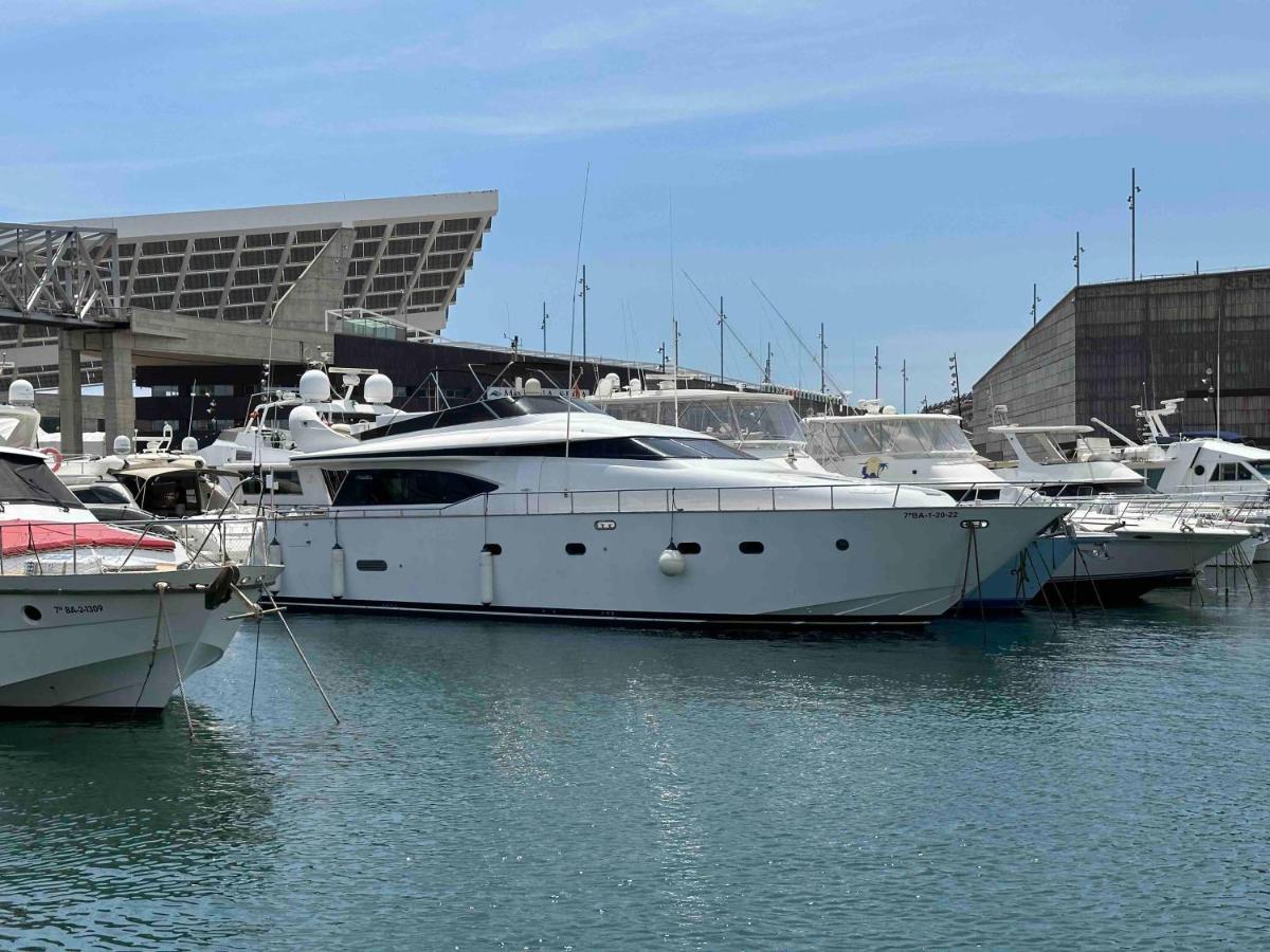 Yacht 20Metros Hotell Sant Adria de Besos Eksteriør bilde